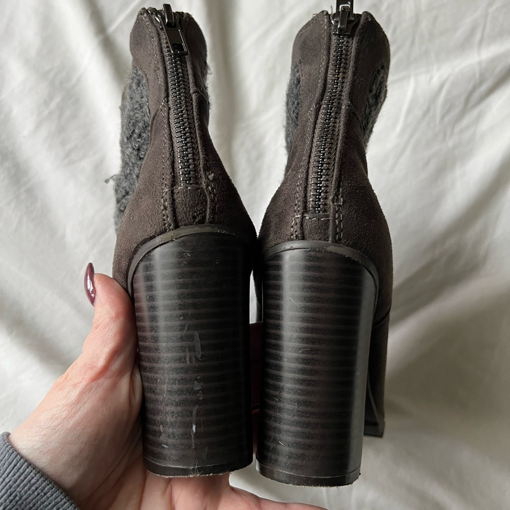📦 Juicy Couture Brown Booties, 6.5w - Picture 2 of 6